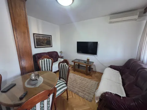 Izdavanje, jednosoban stan, 45m², Preko Morače, Podgorica - image 1