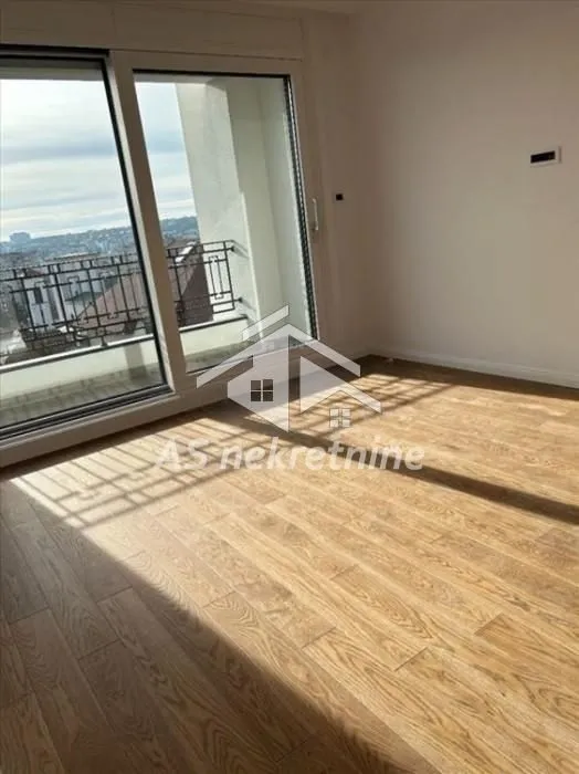 Izdavanje, trosoban stan, 71m², Čubura, Beograd