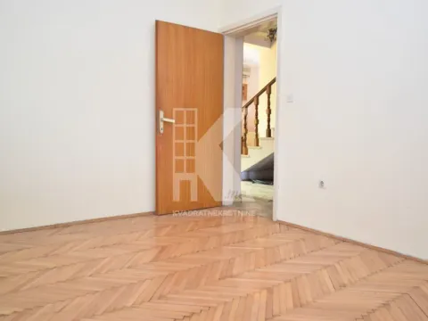 Sale, house, 240m², Dahna, Podgorica - image 9