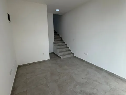 Rent, office space, 57m², Krivi Most, Podgorica - image 11