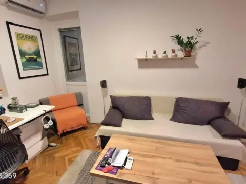 Stan in Zemun Cara Dušana