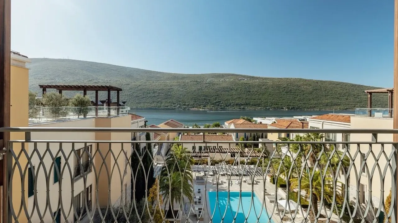 Sale, three bedroom apartment, 290m², Kumbor, Herceg Novi