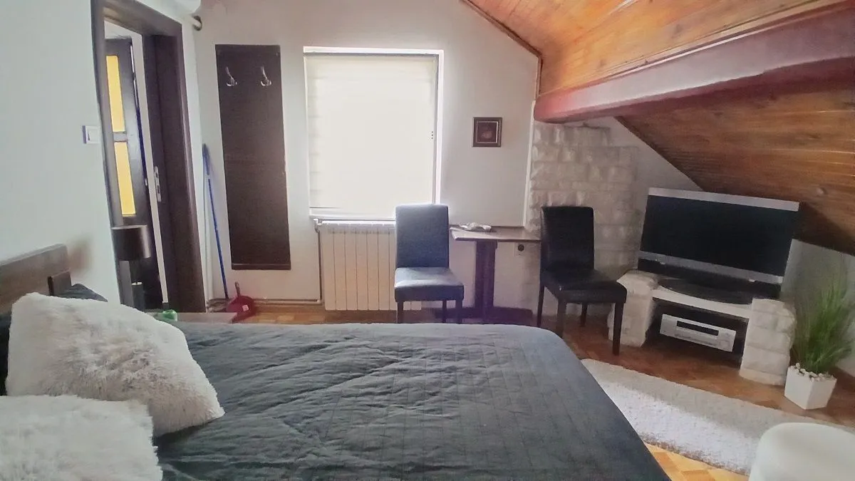 Rent, four bedroom apartment, 110m², Kalenić Pijaca, Vračar Sve Podlokacije