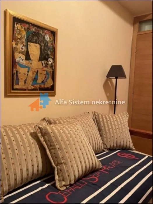 Izdavanje, trosoban stan, 104m², Savski Venac, Beograd