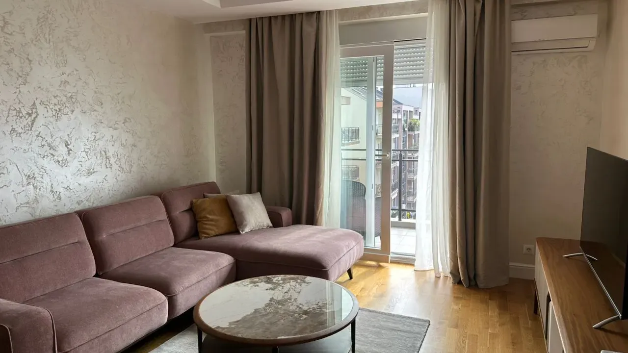 Izdavanje, dvosoban stan, 74m², Ljubović, Podgorica