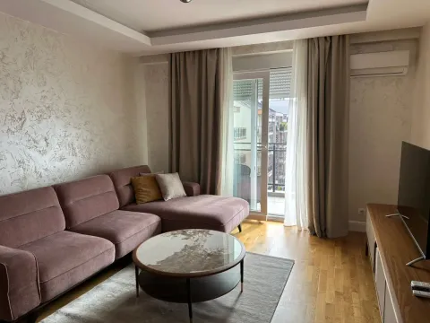 Izdavanje, dvosoban stan, 74m², Ljubović, Podgorica - image 1