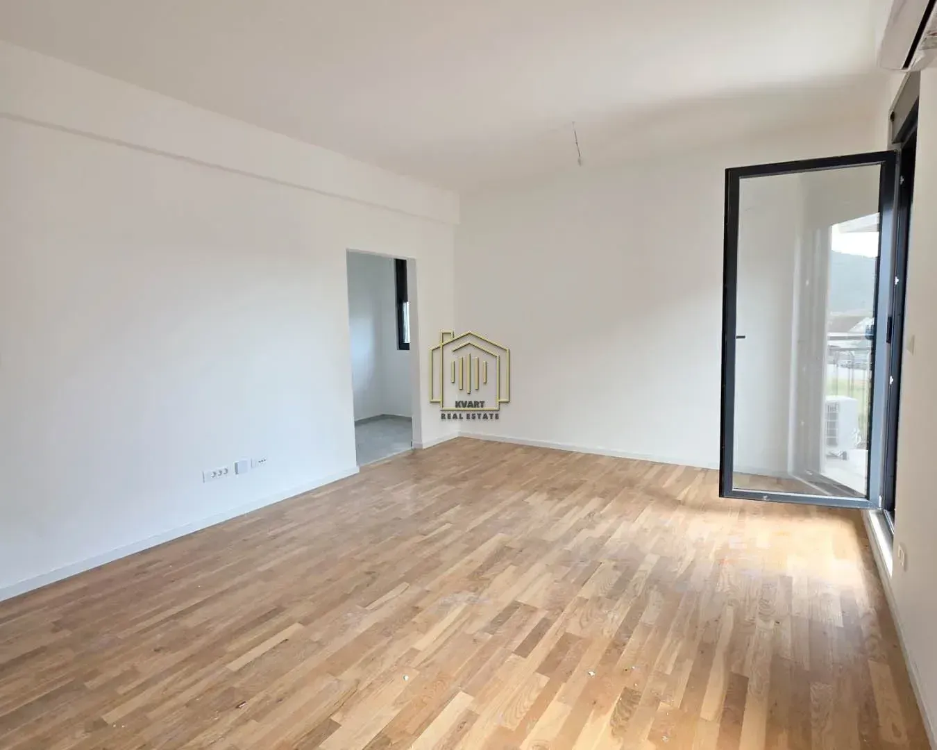 Izdavanje, jednosoban stan, 64m², Tološi, Podgorica