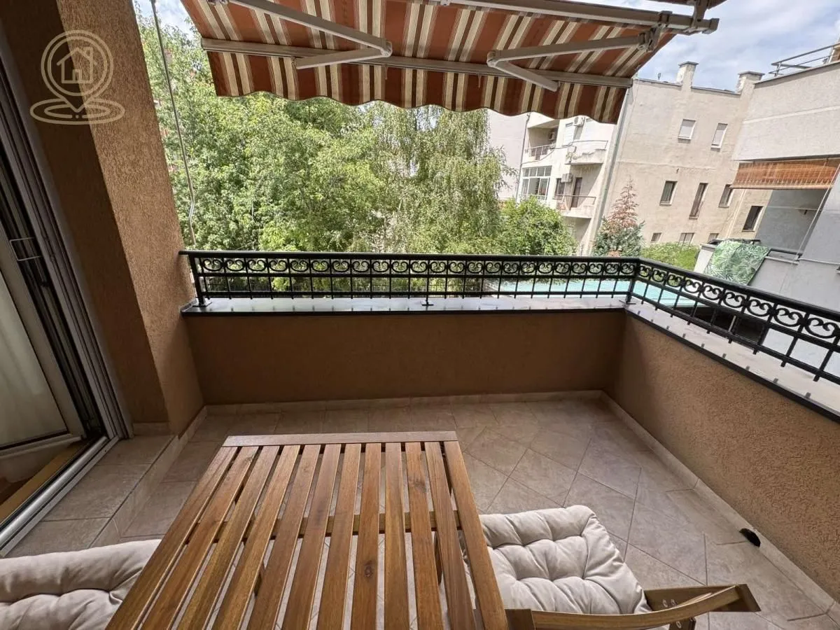 Rent, four bedroom apartment, 90m², Vračar Sve Podlokacije, Beograd