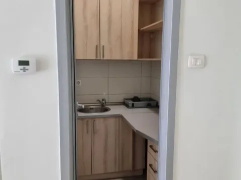 Prodaja, poslovni prostor, 155m², Stari Aerodrom, Podgorica - image 11