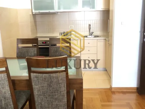 Prodaja, jednosoban stan, 44m², Stari Aerodrom, Podgorica - image 10