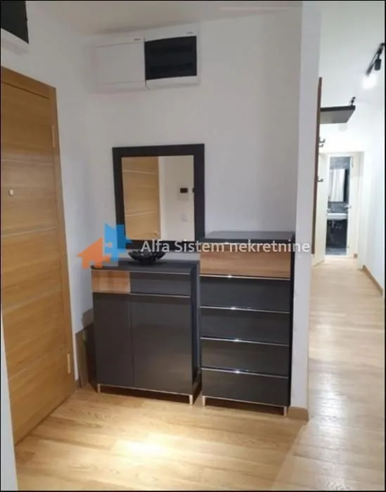Izdavanje, četvorosoban stan, 105m², Novi Beograd Blok 65, Novi Beograd Sve Podlokacije
