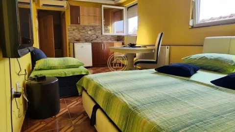 Izdavanje, garsonjera, 30m², Petrovaradin, Novi Sad - image 4