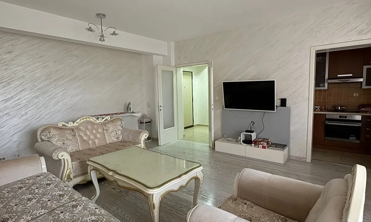 Izdavanje, trosoban stan, 95m², Podgorica, Crna Gora