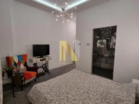 Izdavanje, trosoban stan, 100m², Centar, Novi Sad - image 6