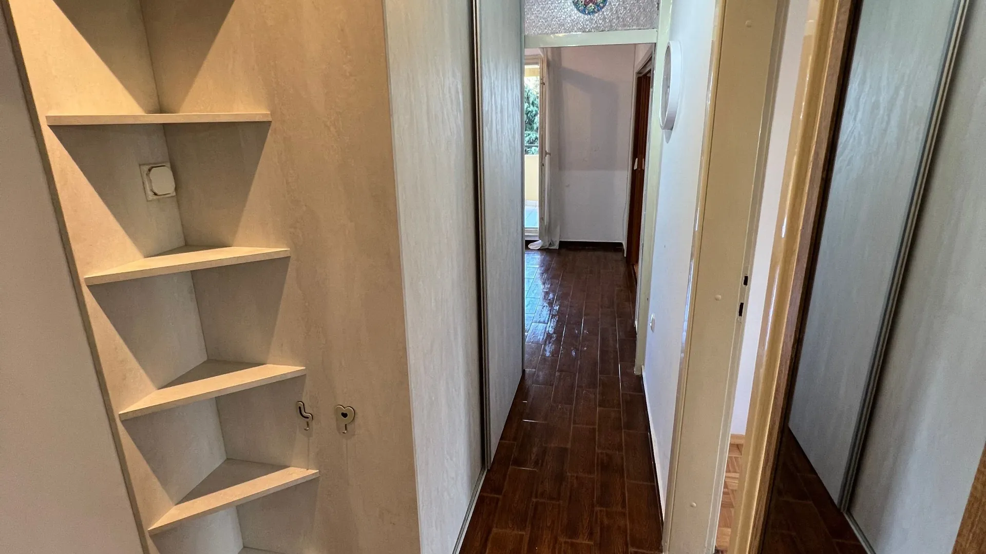 Izdavanje, dvosoban stan, 75m², Centar, Bar