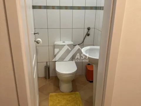 Izdavanje, trosoban stan, 80m², Centar, Novi Sad - image 10