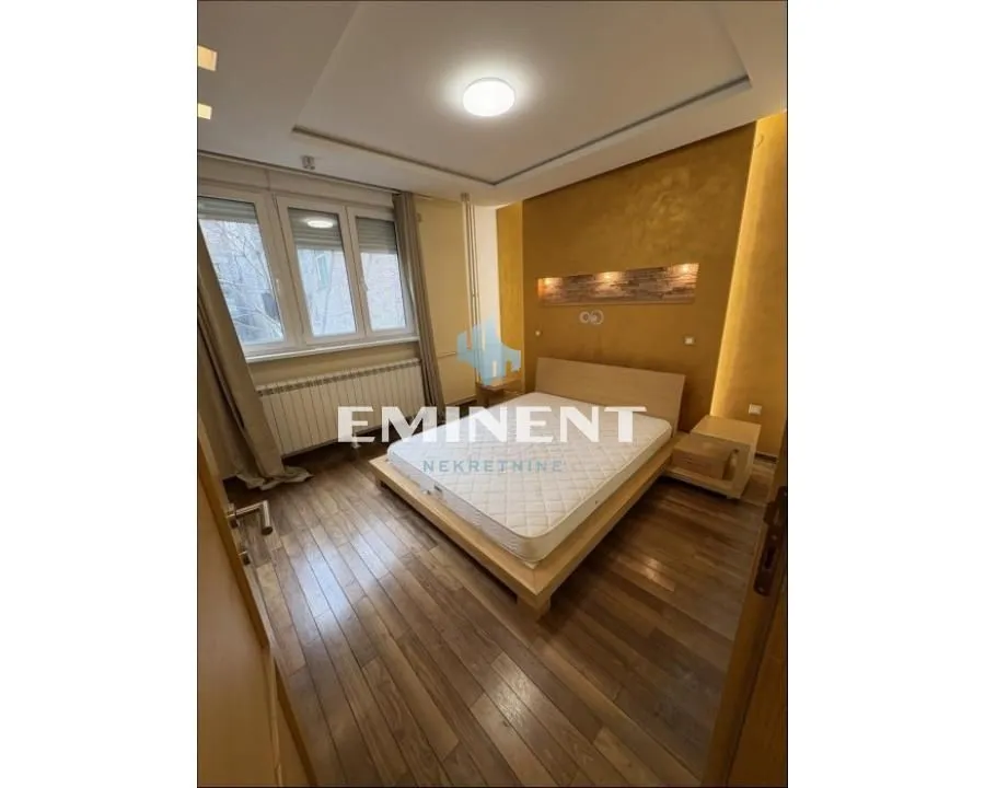 Rent, two bedroom apartment, 64m², Kalenić Pijaca, Vračar Sve Podlokacije
