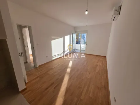 Prodaja, jednosoban stan, 45m², Pobrežje, Podgorica - image 1