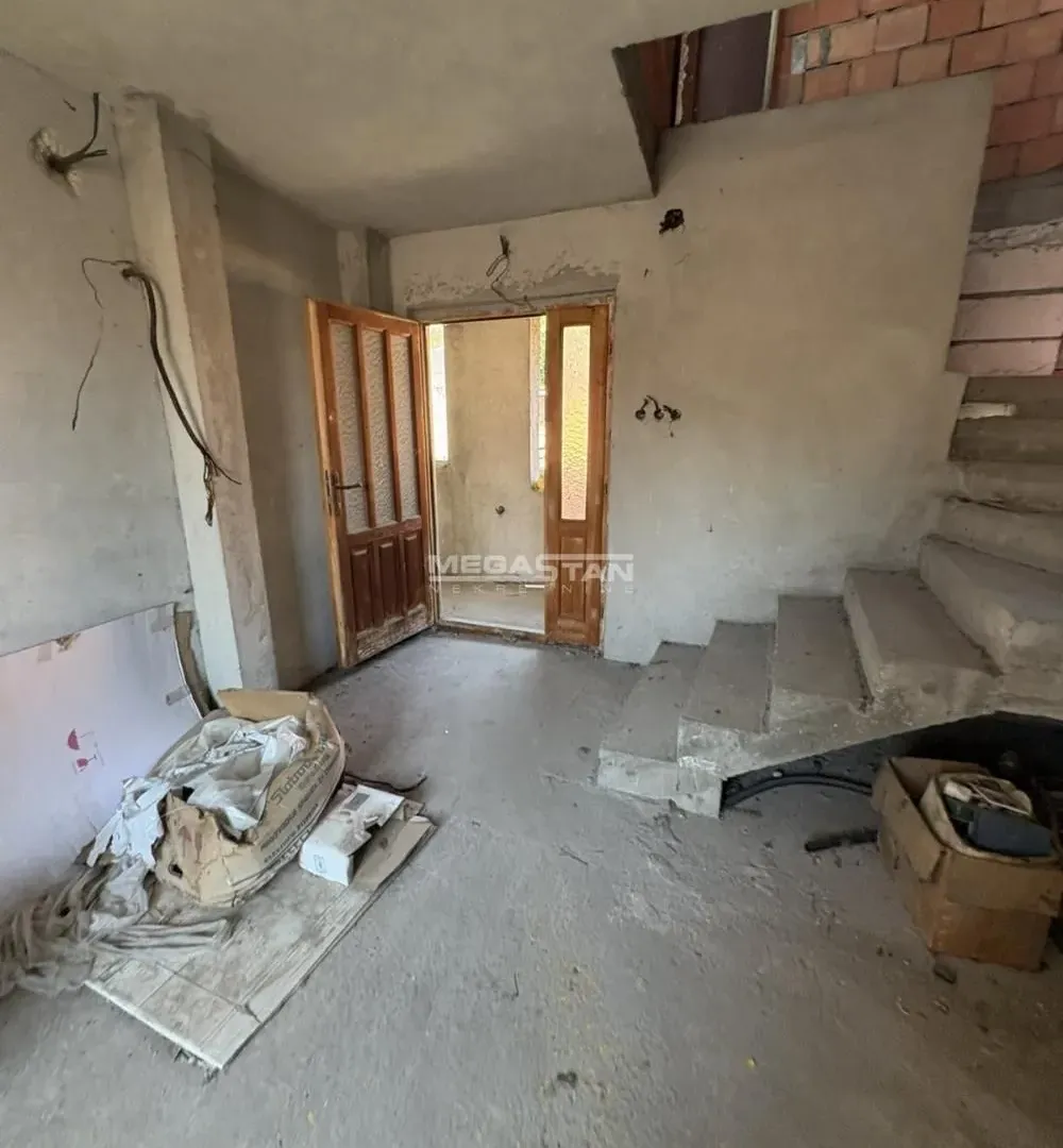 Prodaja, kuća, 414m², Mali Mokri Lug, Zvezdara Sve Podlokacije