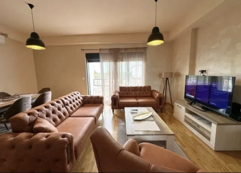 Izdavanje, dvosoban stan, 76m², Dalmatinska ulica, Podgorica