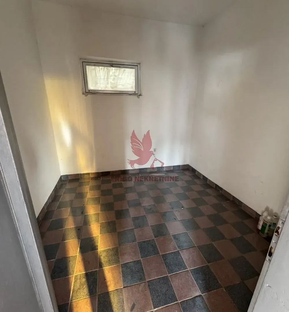 Rent, office space, 120m², Mladenovac, Beograd