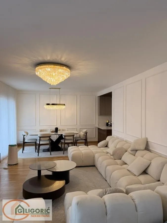 Sale, apartment, 152m², Čubura, Beograd