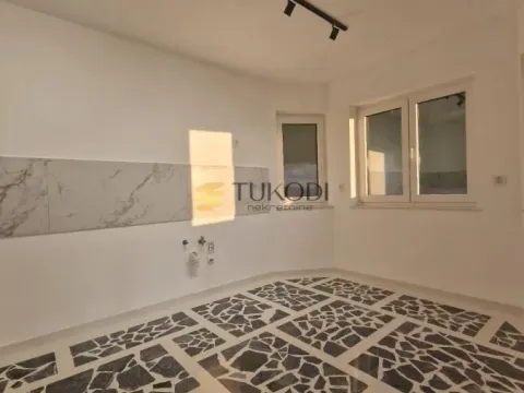 Prodaja, kuća, 550m², Sremska Kamenica, Petrovaradin - image 34