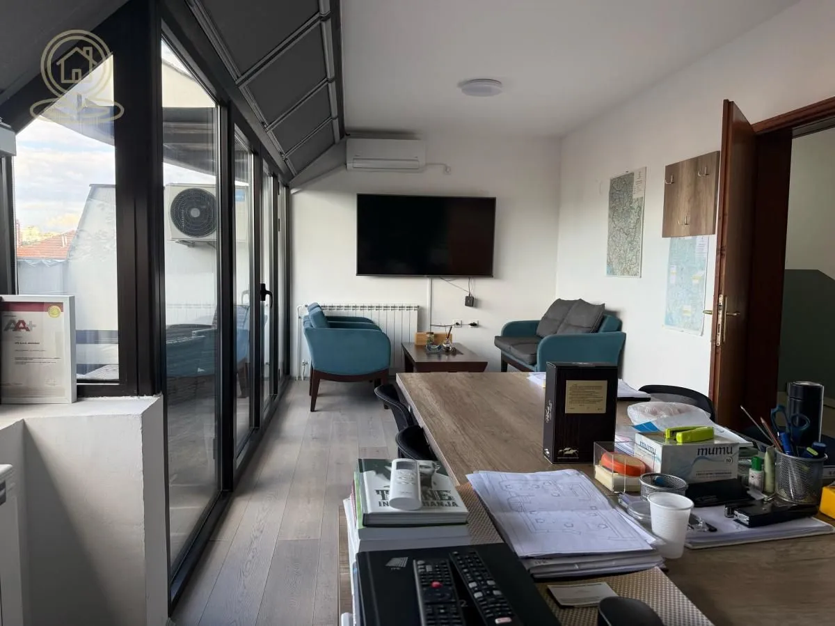 Rent, office space, 235m², Voždovac Sve Podlokacije, Beograd
