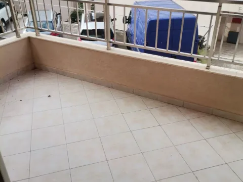 Rent, one bedroom apartment, 50m², Podkošljun, Budva - image 9