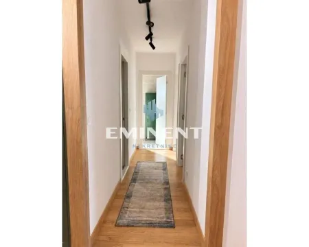 Izdavanje, trosoban stan, 81m², Novi Beograd Blok 65, Novi Beograd Sve Podlokacije - image 10