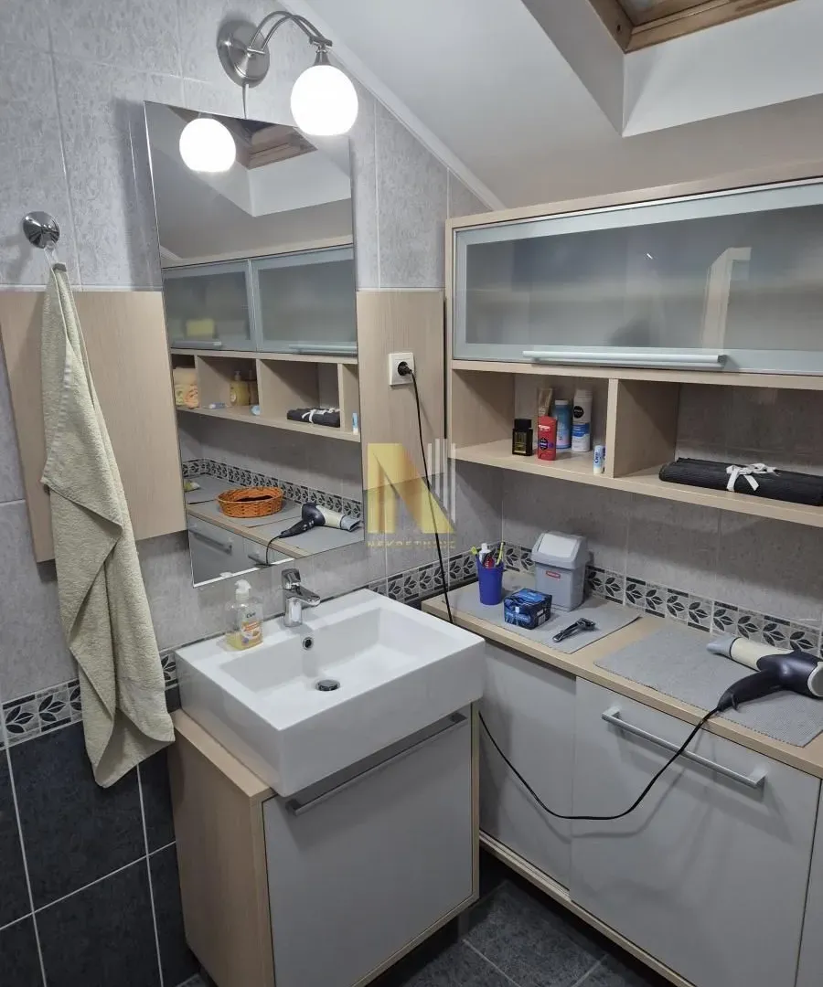 Prodaja, četvorosoban stan, 119m², Nova Detelinara, Novi Sad Sve Podlokacije