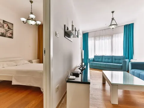 Izdavanje, dvosoban stan, 77m², Centar, Budva - image 6