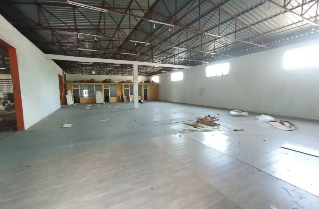 Izdavanje, poslovni prostor, 1080m², Tološi, Podgorica