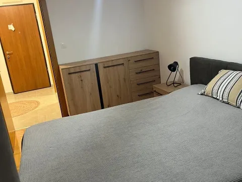 Rent, one bedroom apartment, 45m², Budva, Crna Gora - image 7