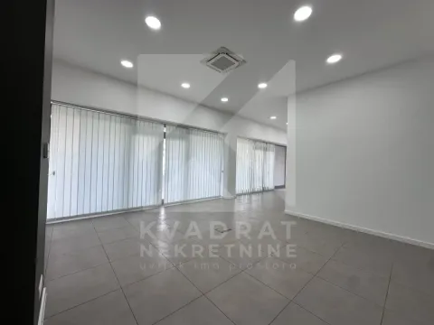 Izdavanje, poslovni prostor, 362m², Ljubović, Podgorica - image 20