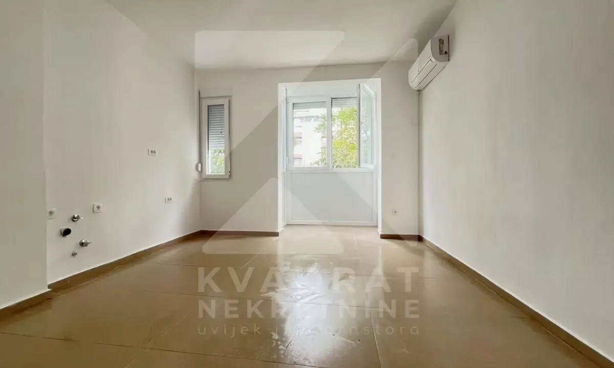 Izdavanje, poslovni prostor, 66m², Preko Morače, Podgorica