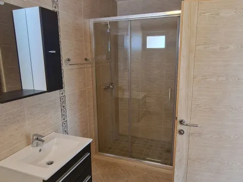 Prodaja, dvosoban stan, 105m², Bečići, Budva - image 10