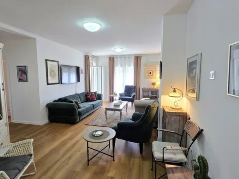 Sale, one bedroom apartment, 76m², Dubovica, Budva - image 2