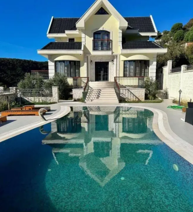 Rent, house, 400m², Markovići, Budva