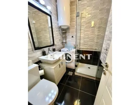 Rent, two bedroom apartment, 50m², Južni Bulevar, Vračar Sve Podlokacije - image 9