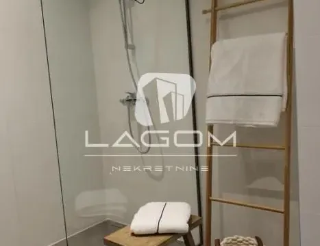 Izdavanje, trosoban stan, 79m², Savski Venac, Beograd - image 16