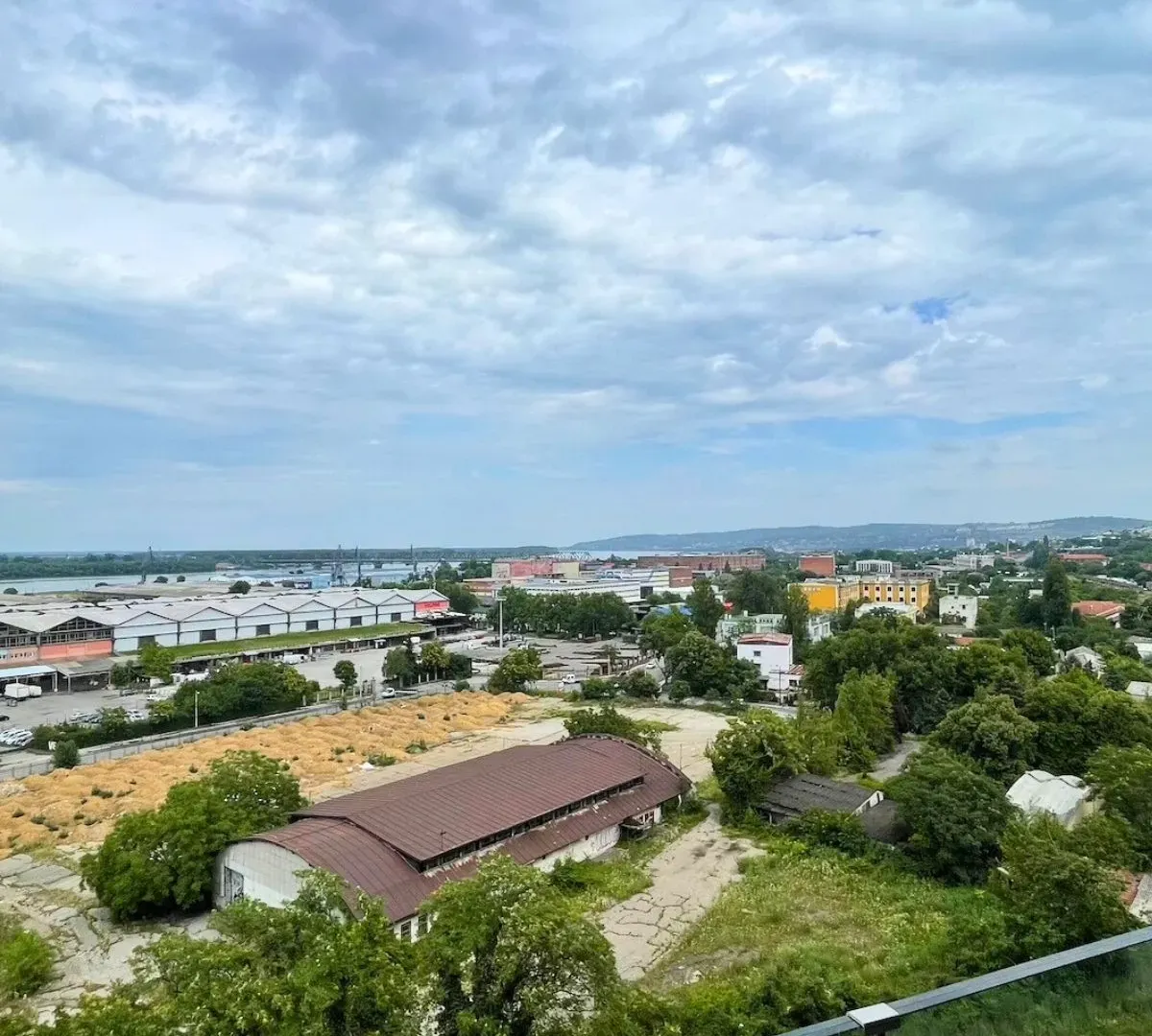 Izdavanje, trosoban stan, 81m², Stari grad, Novi Sad