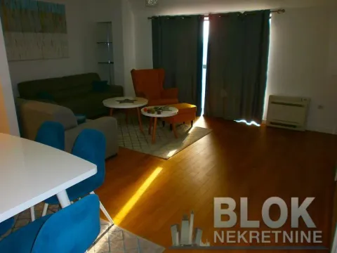 Izdavanje, trosoban stan, 105m², Dalmatinska ulica, Podgorica - image 7