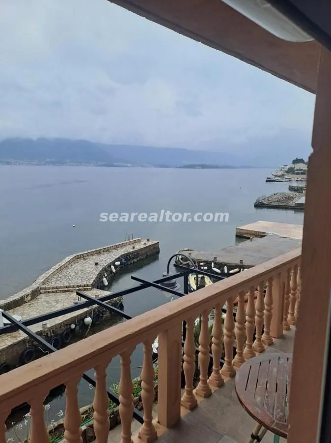 Sale, house, 200m², Tivat, Crna Gora