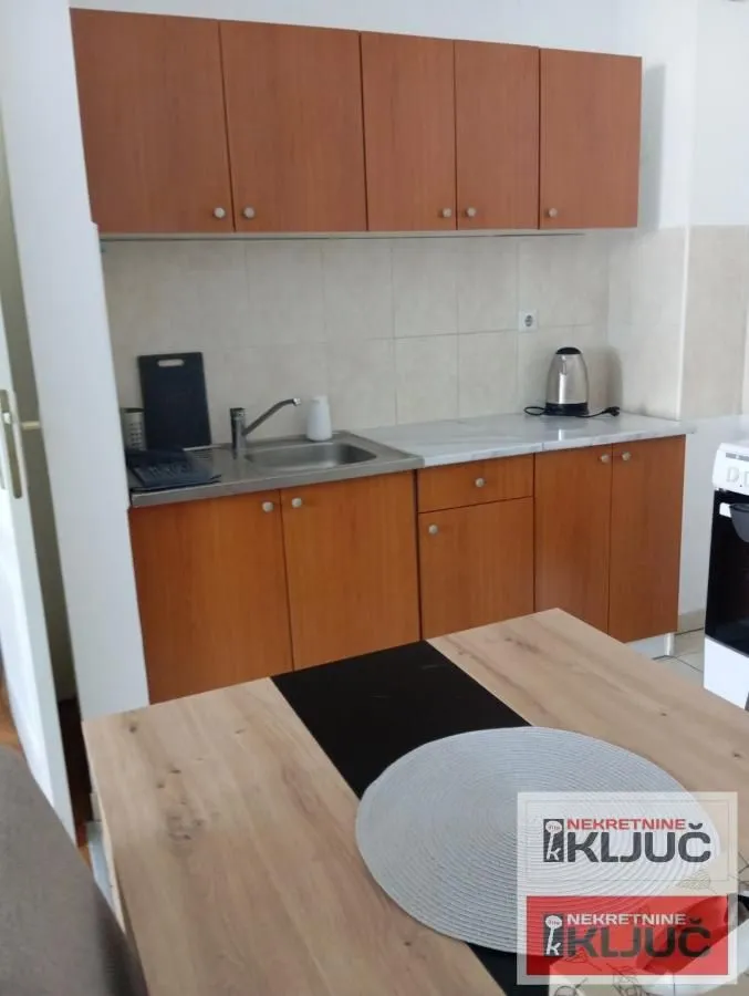 Izdavanje, dvosoban stan, 45m², Nova Detelinara, Novi Sad Sve Podlokacije