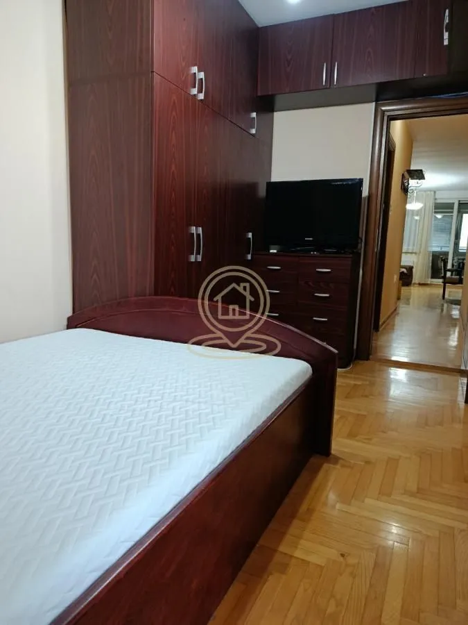 Izdavanje, trosoban stan, 73m², Centar, Novi Sad