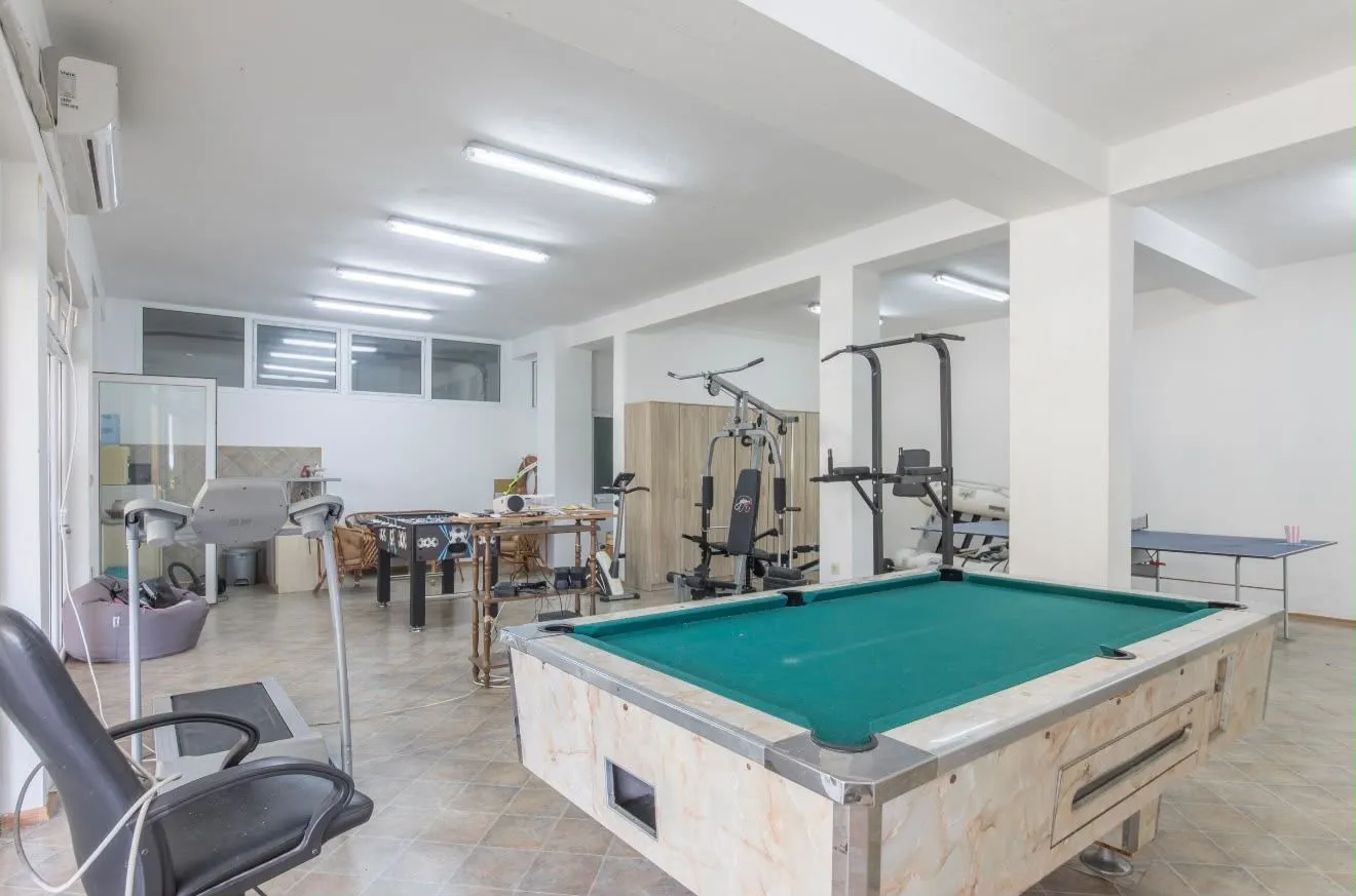 Izdavanje, jednosoban stan, 50m², Pržice, Kotor