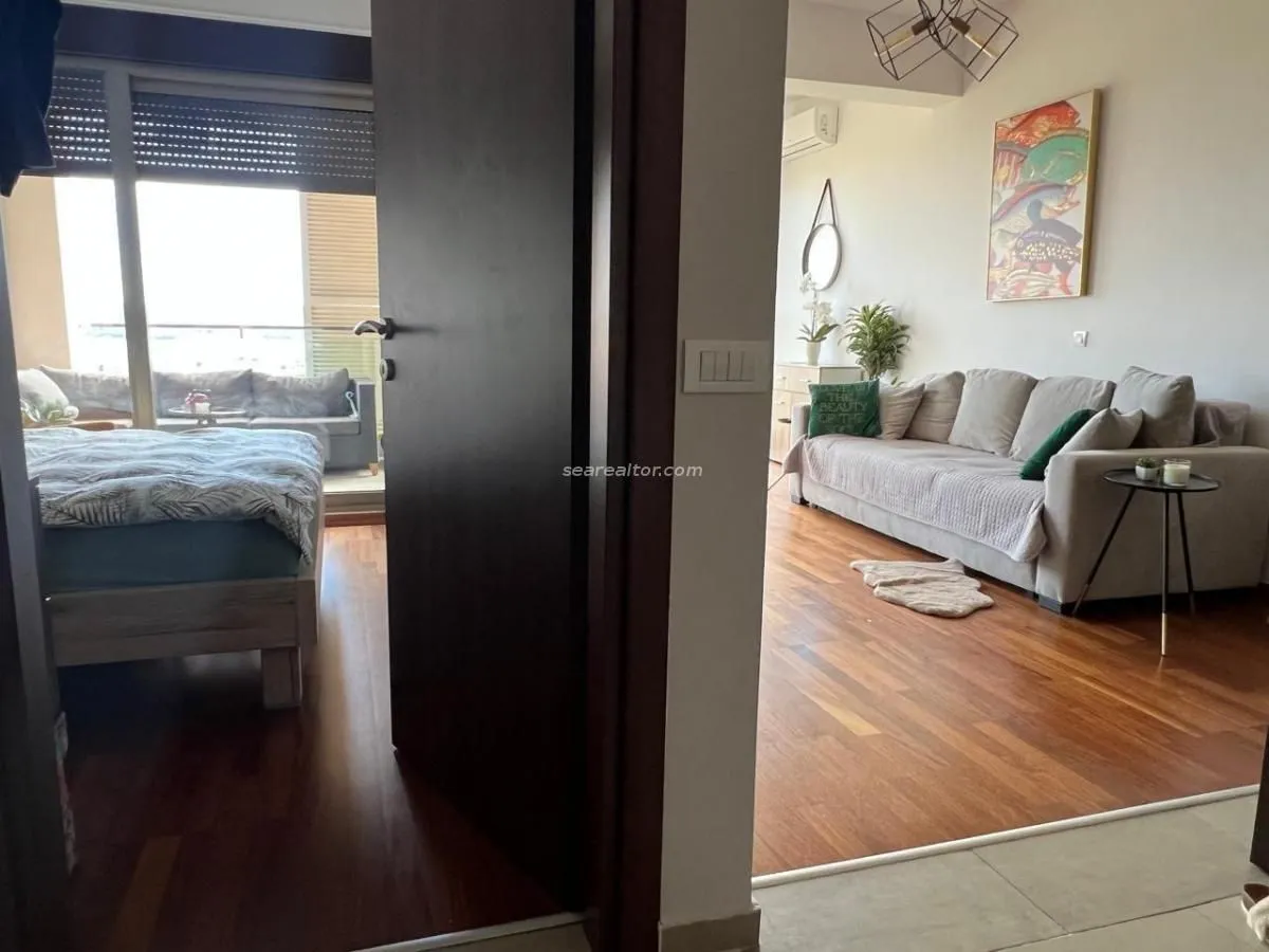 Prodaja, jednosoban stan, 55m², Tivat, Crna Gora