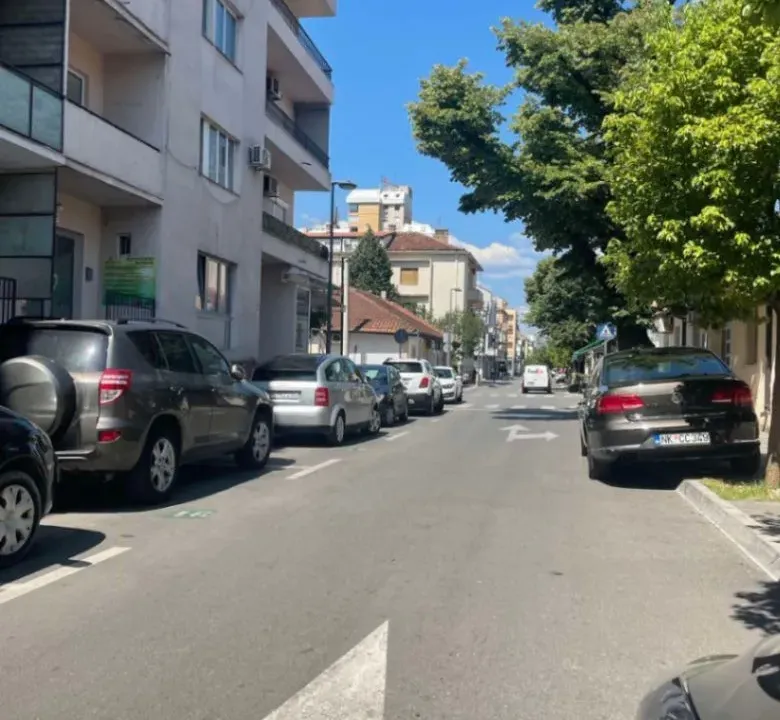 Izdavanje, poslovni prostor, 50m², Centar, Podgorica