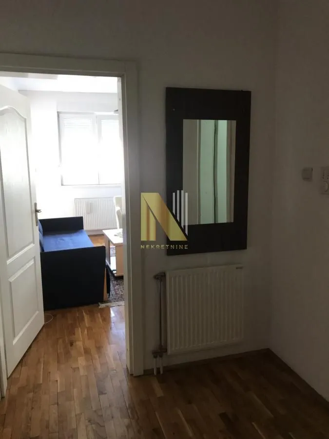 Izdavanje, dvosoban stan, 49m², Centar, Novi Sad